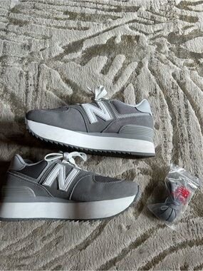 New Balance 574 Women’s Gray Platform Sneakers